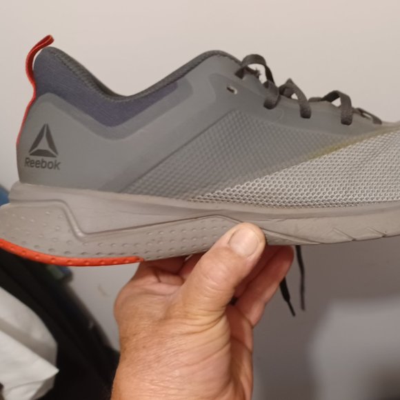 Reebok sneakers 11.5R color grey and red - Picture 7 of 7